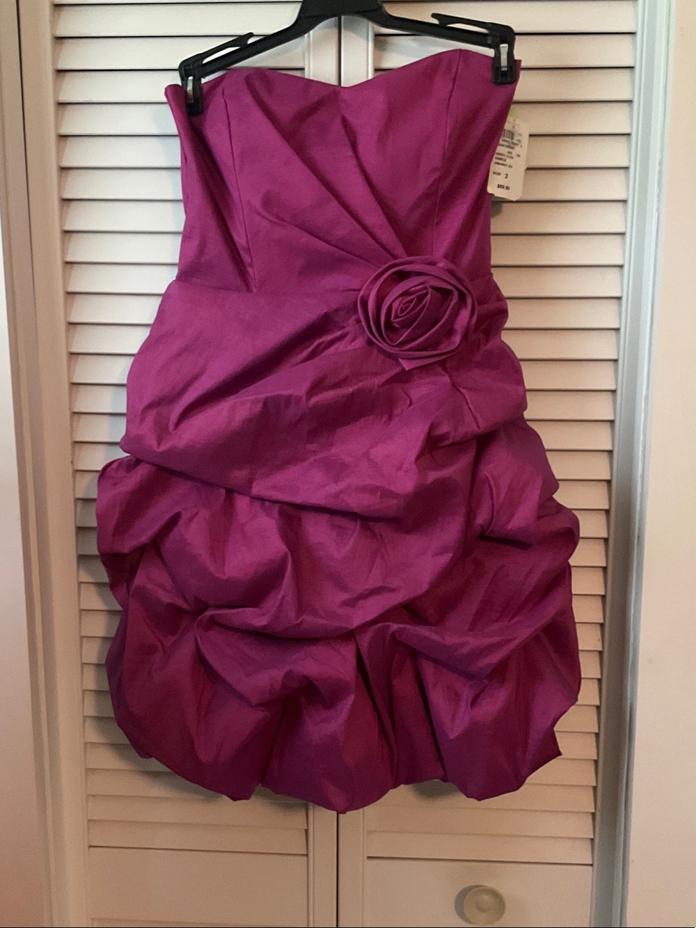 NWT Teeze Me Strapless Rose-Accent Cocktail Dress in Magenta